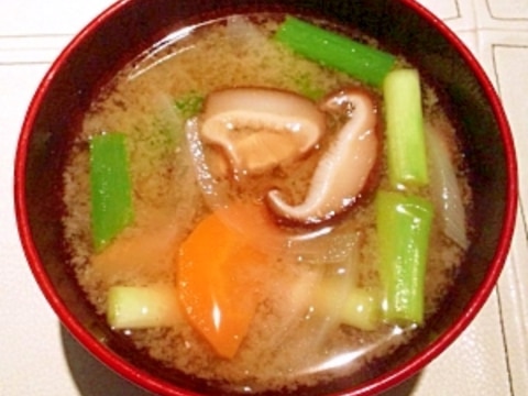 椎茸の軸は捨てないよ エコお味噌汁 レシピ 作り方 By まめもにお 楽天レシピ 椎茸の軸は捨てないよ エコお味噌汁 レシピ 作り方 By まめもにお 楽天レシピ